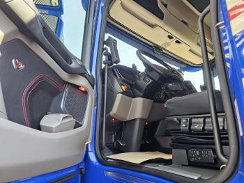 R580 V8 6x2 HIAB HOOKLIFT / RETARDER
